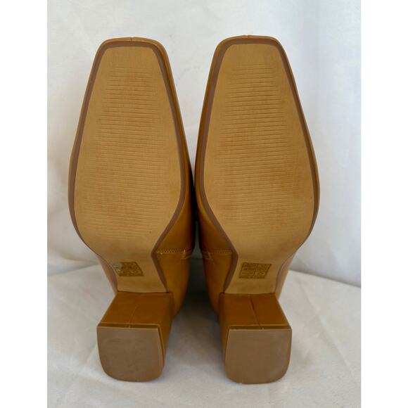 Journee Collection Women's Haylinn Block Heel Dress Booties Boots Size 7 Tan NWT - Picture 5 of 5